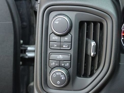 Used 2019 Chevrolet Silverado 1500 Custom w/ Custom Value Package AWD/4WD image 15