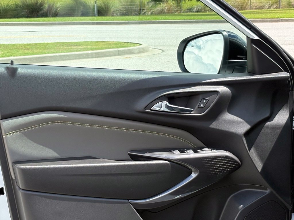 New 2026 Chevrolet Trax ACTIV w/ Sunroof Package FWD image 21