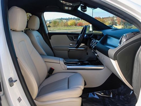 Certified 2025 Mercedes-Benz GLA 250 image 16