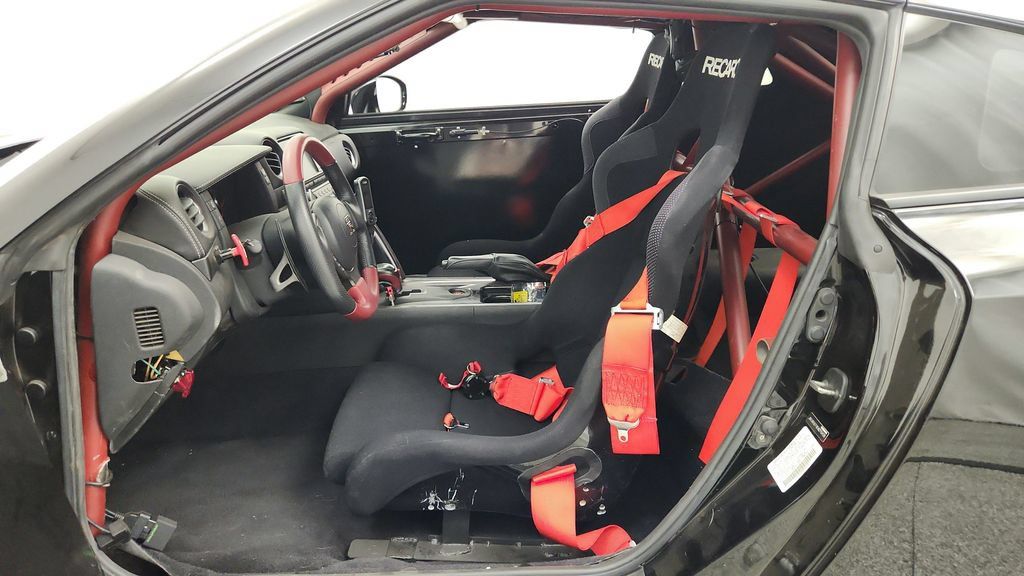 Used 2014 Nissan GT-R Black Edition AWD/4WD image 31