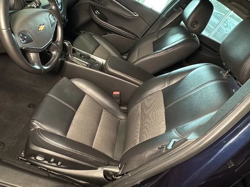 Used 2019 Chevrolet Impala LT FWD image 31