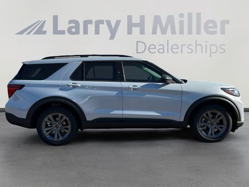 New 2026 Ford Explorer Active AWD/4WD image 6