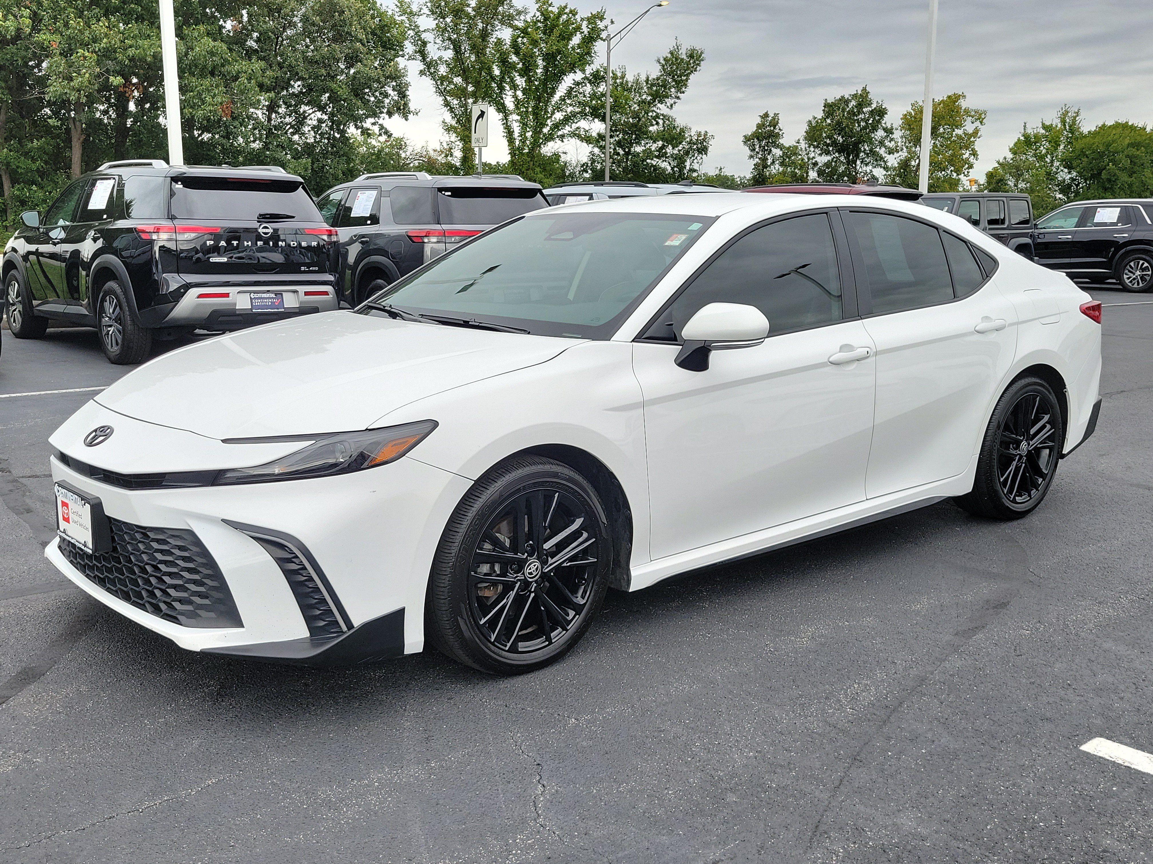 Certified 2025 Toyota Camry SE w/ Convenience Package FWD image 3