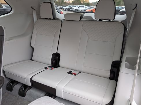 Used 2024 GMC Acadia Denali w/ Super Cruise Package image 19