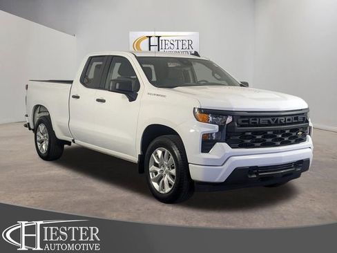 Used 2024 Chevrolet Silverado 1500 Custom image 1