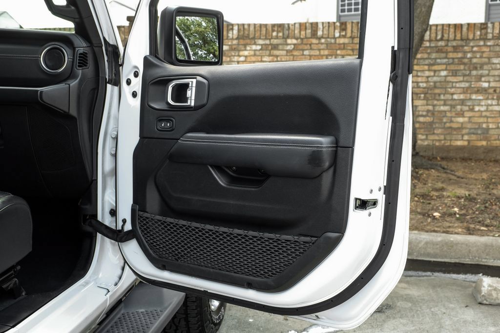 Used 2020 Jeep Wrangler Unlimited Sahara AWD/4WD image 51
