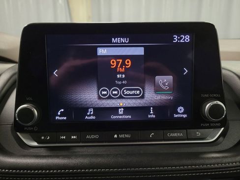 Used 2023 Nissan Rogue S image 18