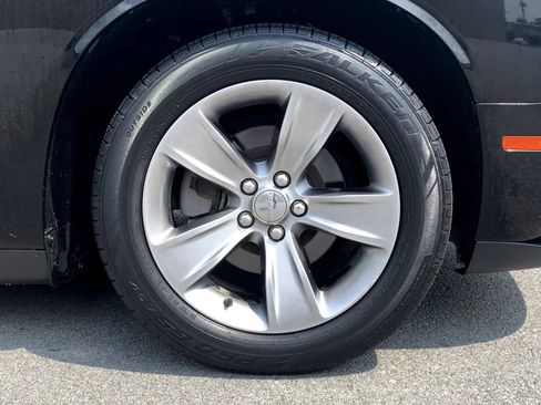 Used 2019 Dodge Challenger SXT RWD image 11