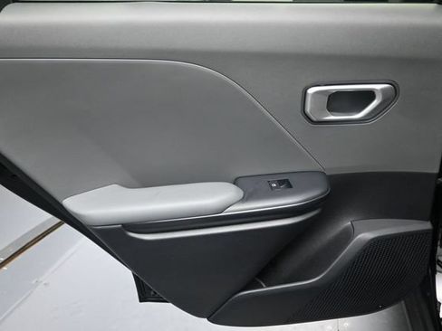 Used 2025 Kia K4 FWD image 21