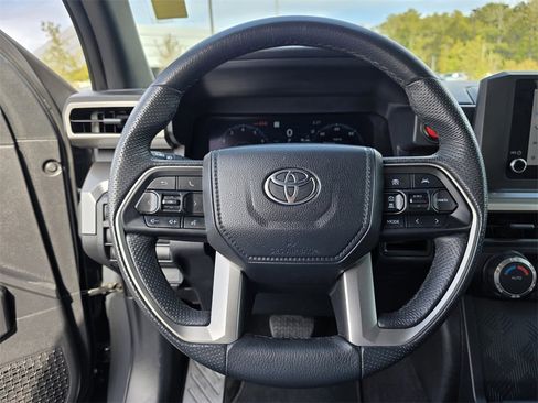 Used 2024 Toyota Tacoma TRD Off-Road image 21