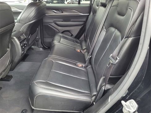 Certified 2023 Jeep Grand Cherokee Limited image 18