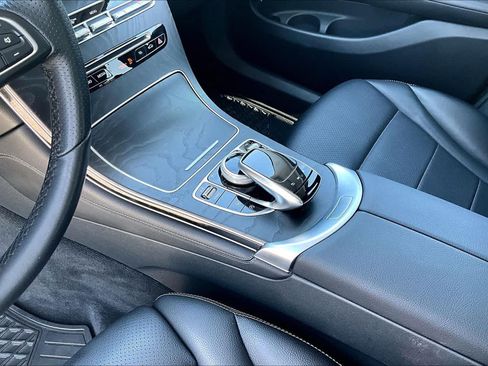 Used 2017 Mercedes-Benz GLC 300 4MATIC Coupe image 17