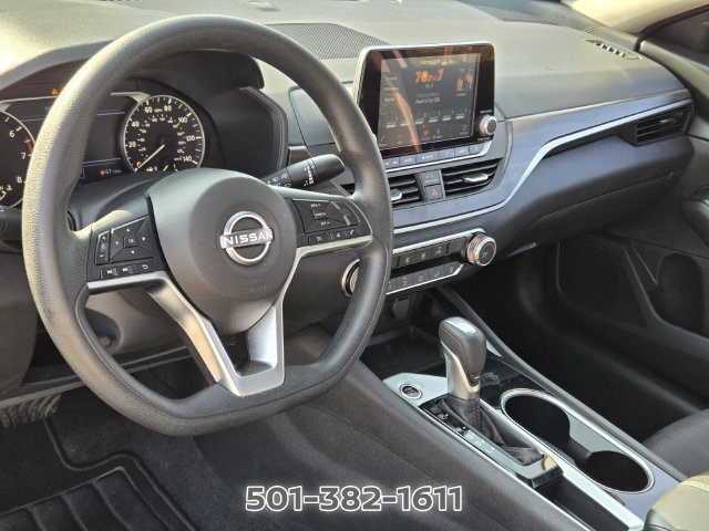Used 2024 Nissan Altima 2.5 SV FWD image 8
