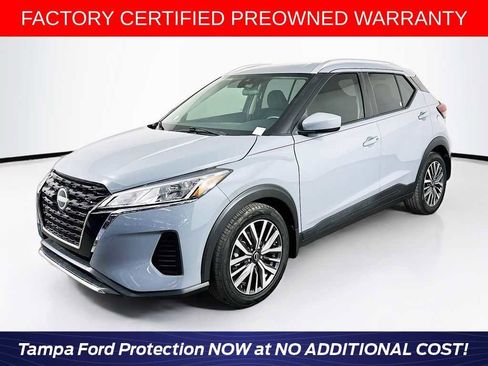 Used 2023 Nissan Kicks SV image 1