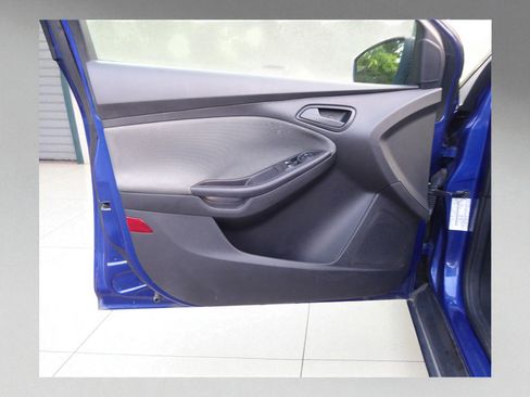 Used 2012 Ford Focus S image 21