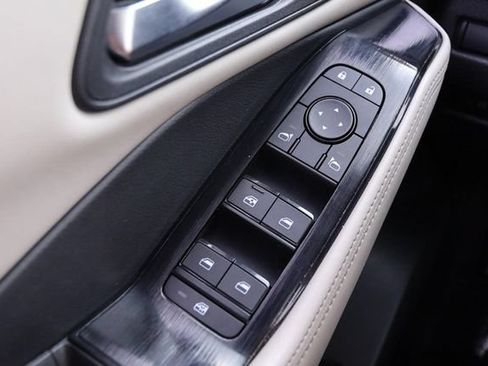 Used 2025 Nissan Rogue SV AWD/4WD image 22