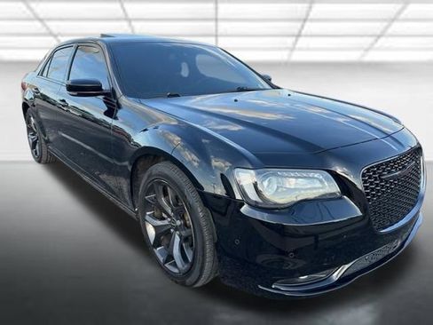 Used 2021 Chrysler 300 S image 2