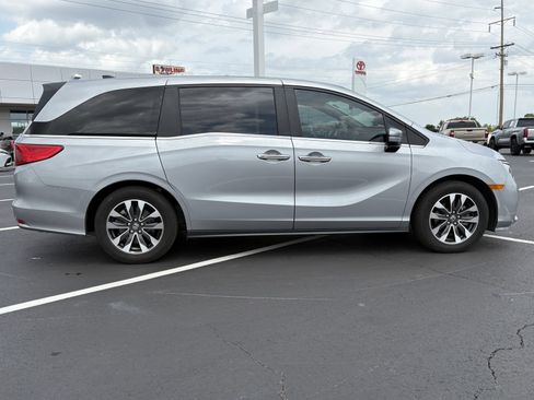 Used 2024 Honda Odyssey EX-L image 13