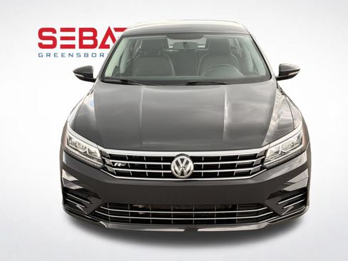 Used 2017 Volkswagen Passat 1.8T R-Line w/ R-Line Lighting Package FWD image 7