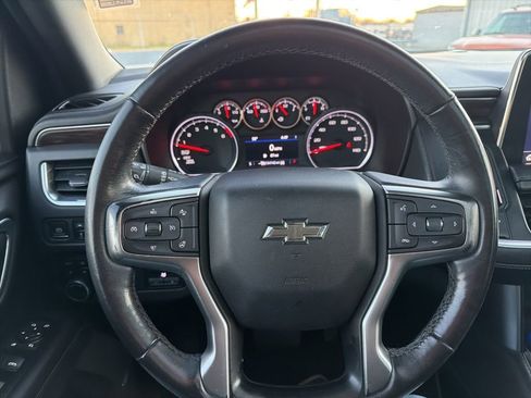 Used 2021 Chevrolet Suburban Z71 w/ Z71 Signature Package image 22