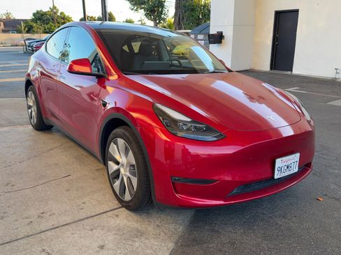 Used 2023 Tesla Model Y Long Range image 8
