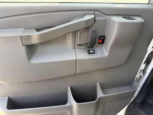 Used 2016 GMC Savana 2500 Extended image 20