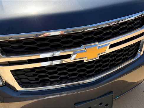 Used 2018 Chevrolet Suburban LT AWD/4WD image 29