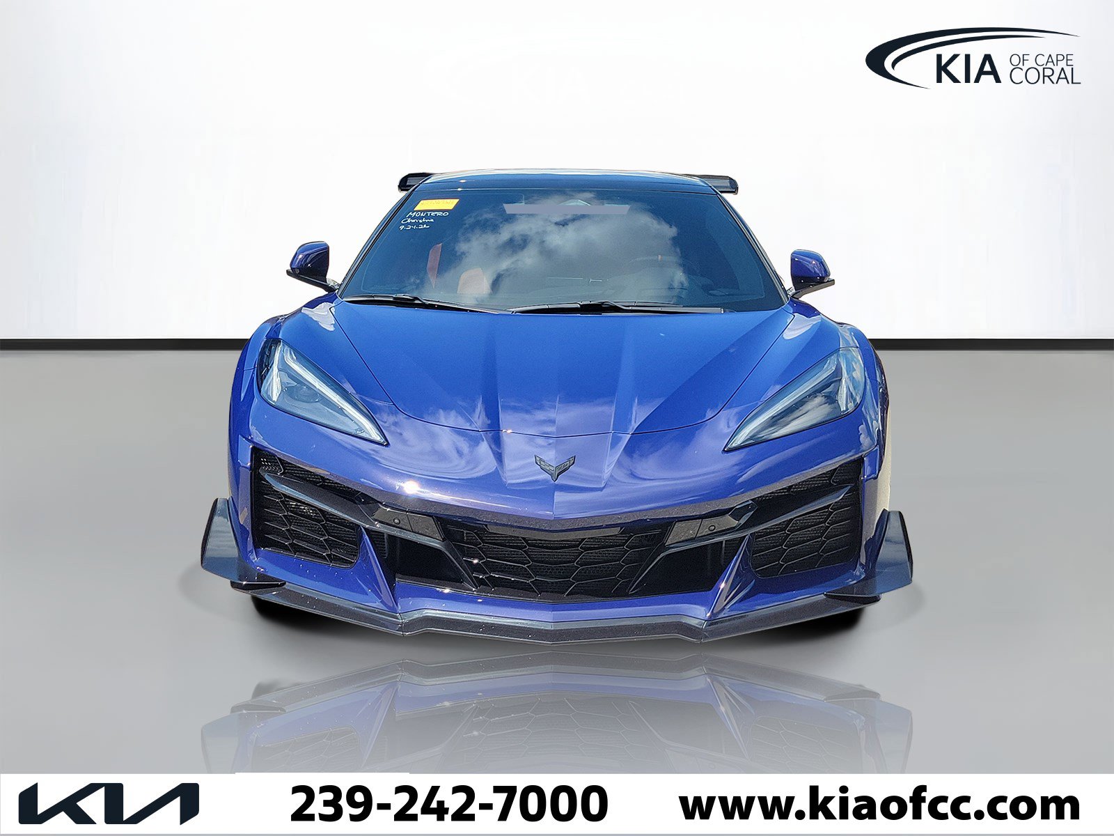 Used 2025 Chevrolet Corvette Z06 RWD image 3