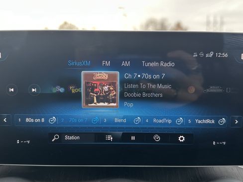 Used 2022 Mercedes-Benz GLC 300 4MATIC image 24