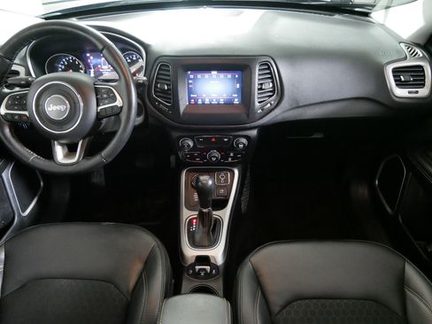 Used 2018 Jeep Compass Latitude w/ Popular Equipment Group image 10