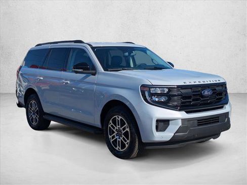 New 2026 Ford Expedition Active image 7