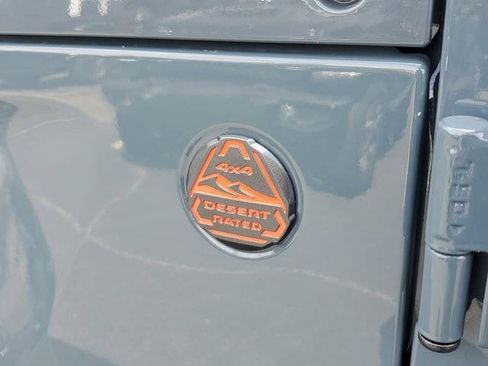 New 2025 Jeep Gladiator Mojave image 14