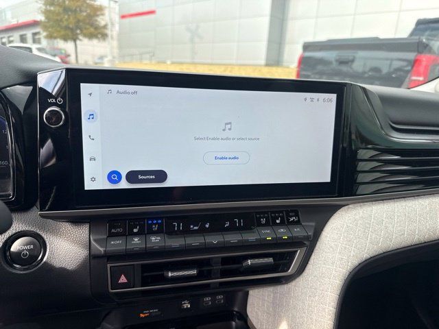 Used 2025 Toyota Camry XLE w/ Premium Plus Package AWD/4WD image 10