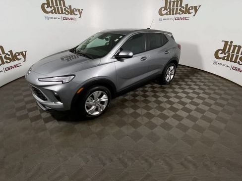 Certified 2024 Buick Encore GX Preferred w/ Comfort Package FWD image 4
