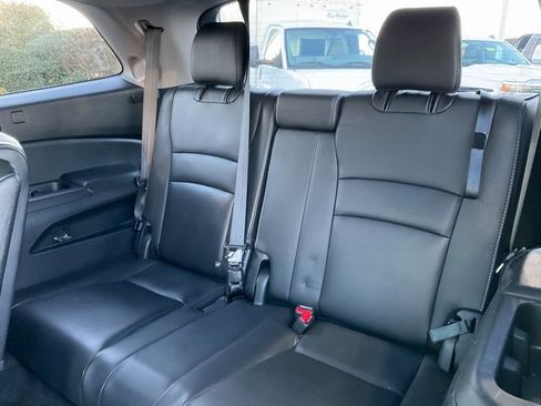 Used 2019 Honda Pilot Touring image 17