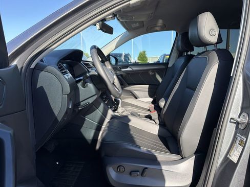 Used 2023 Volkswagen Tiguan SE FWD image 11
