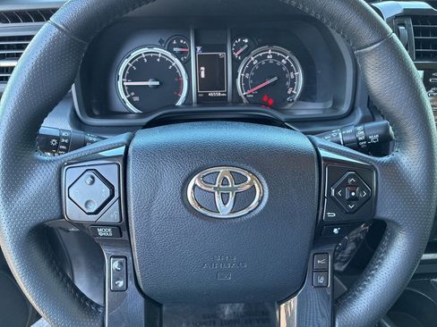 Used 2022 Toyota 4Runner TRD Off-Road image 11