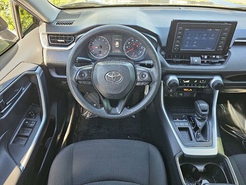 Used 2019 Toyota RAV4 LE image 22