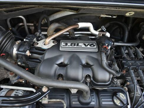Used 2008 Chrysler Town & Country Touring FWD image 33