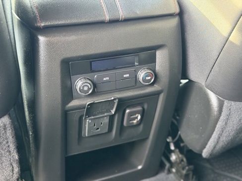 Used 2023 Chevrolet Traverse RS image 26