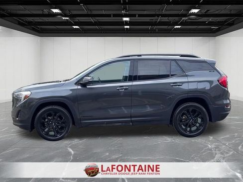 Used 2021 GMC Terrain SLE w/ Driver Convenience Package image 2