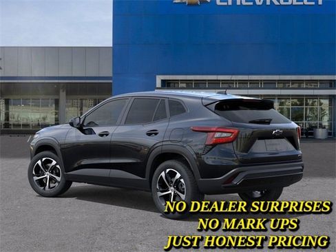 New 2026 Chevrolet Trax RS w/ Sunroof Package image 3