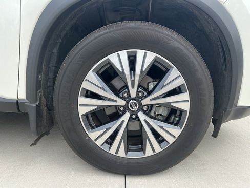 Used 2021 Nissan Rogue SV w/ Premium Package FWD image 13