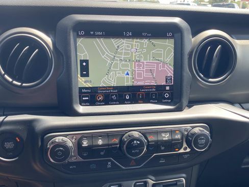 Used 2023 Jeep Wrangler Unlimited w/ Sun & Screen Package AWD/4WD image 30