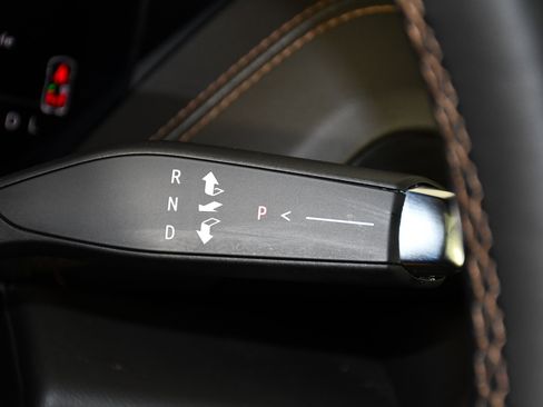 Used 2025 GMC Yukon AT4 AWD/4WD image 25