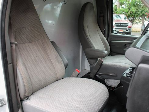 Used 2012 GMC Savana 3500 image 29