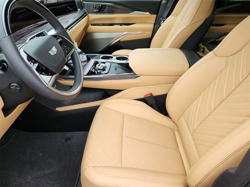 New 2025 Cadillac Escalade IQ Luxury 2 w/ LPO, Radiant Package image 8