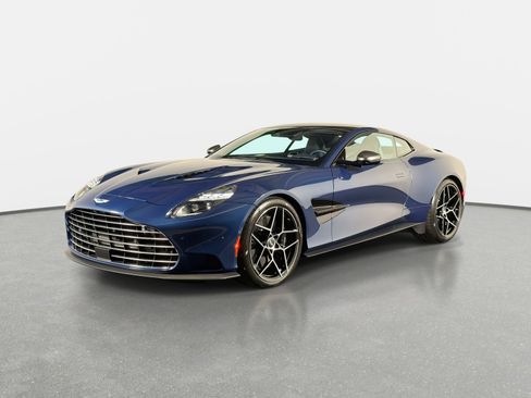 Used 2025 Aston Martin Vanquish image 22