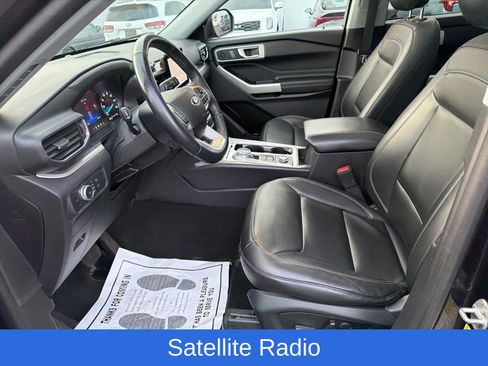 Used 2022 Ford Explorer XLT w/ Equipment Group 202A image 11