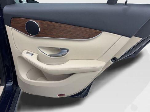 Used 2022 Mercedes-Benz GLC 300 4MATIC w/ Premium Package Lite image 40